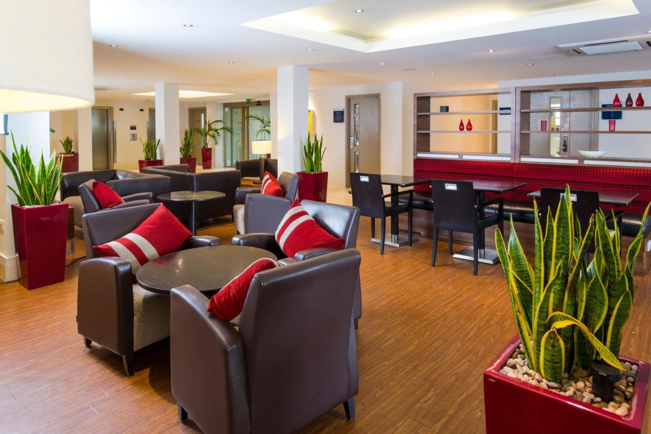 Holiday Inn Express Northampton - South By Ihg Ngoại thất bức ảnh