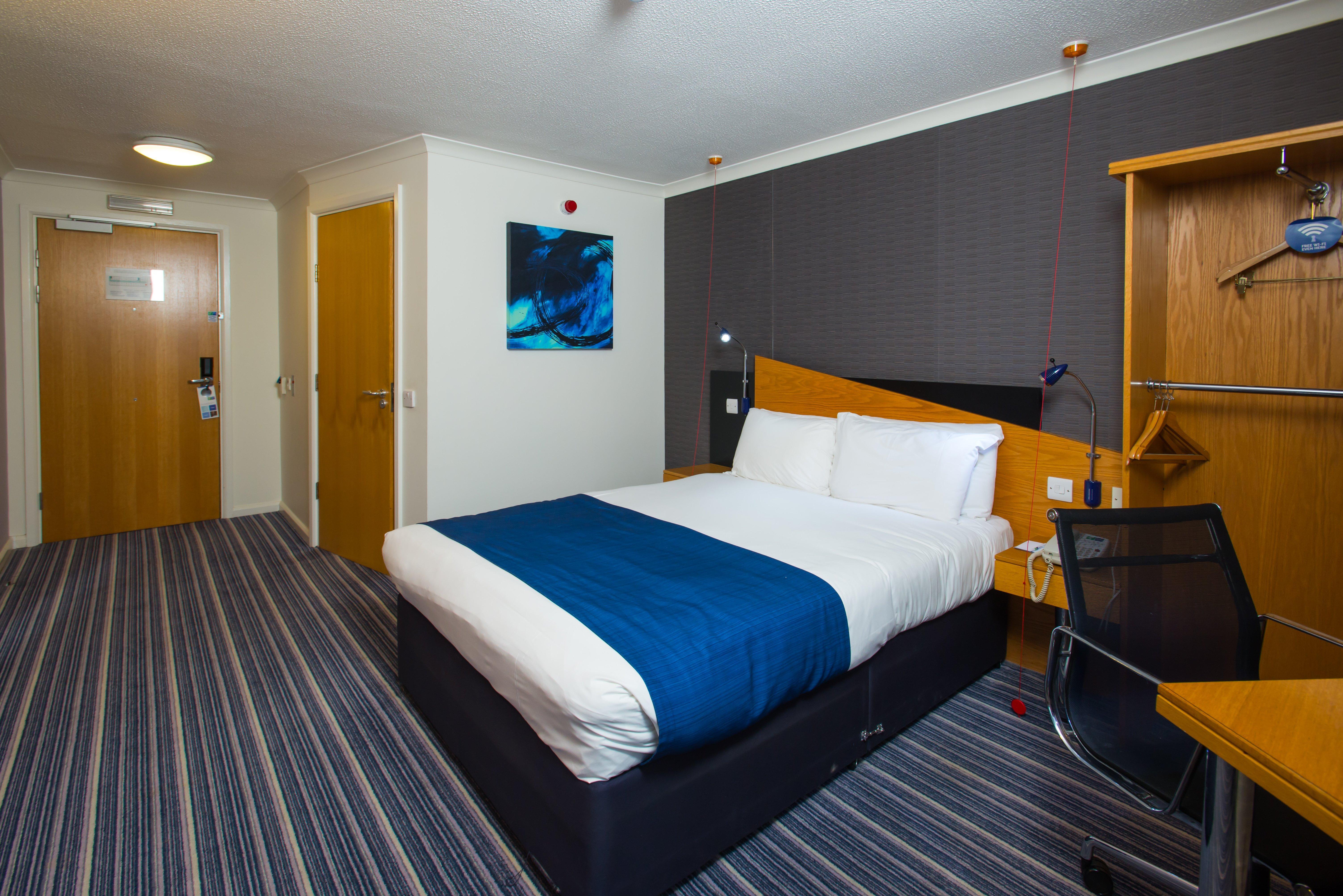 Holiday Inn Express Northampton - South By Ihg Ngoại thất bức ảnh