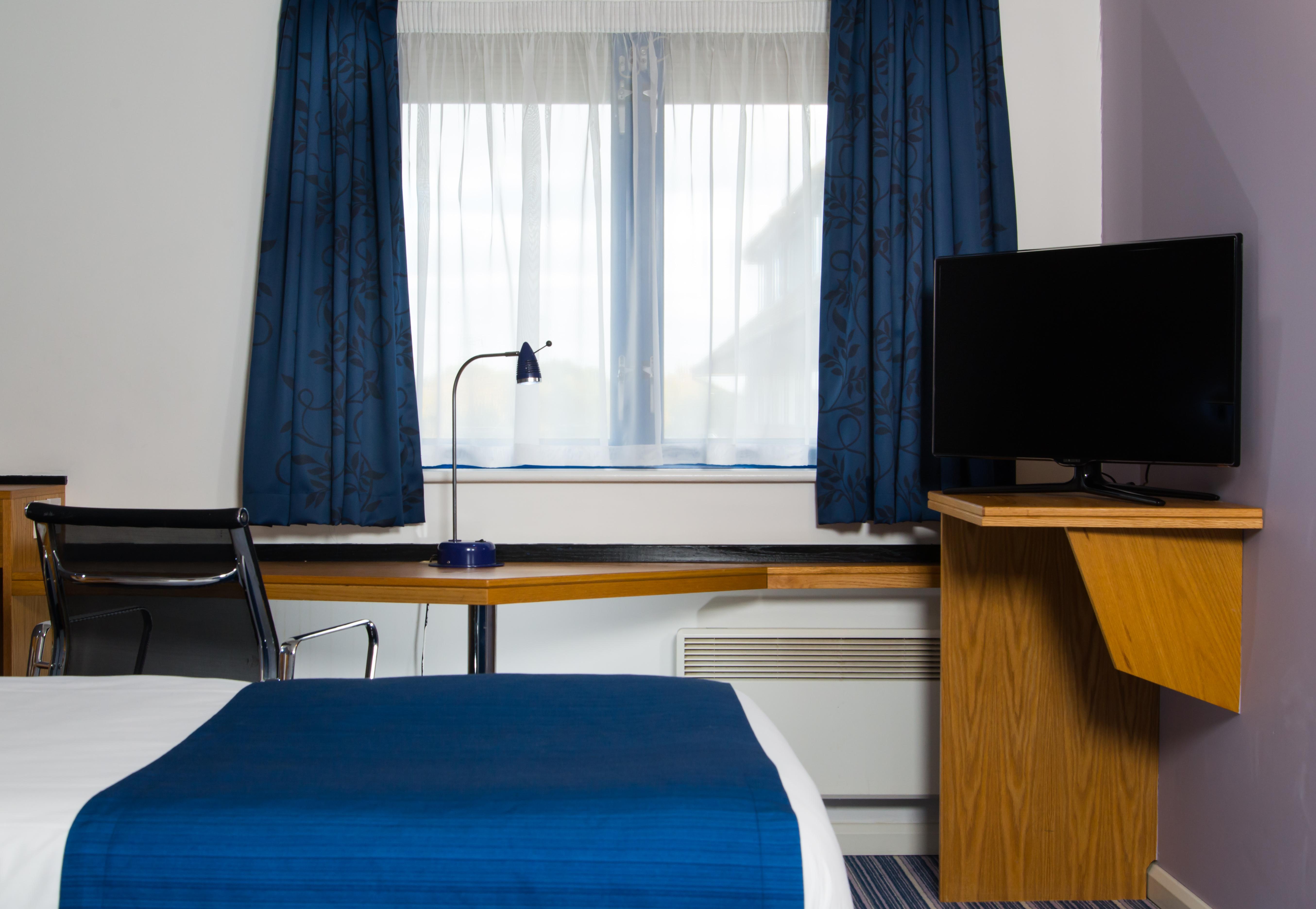 Holiday Inn Express Northampton - South By Ihg Ngoại thất bức ảnh