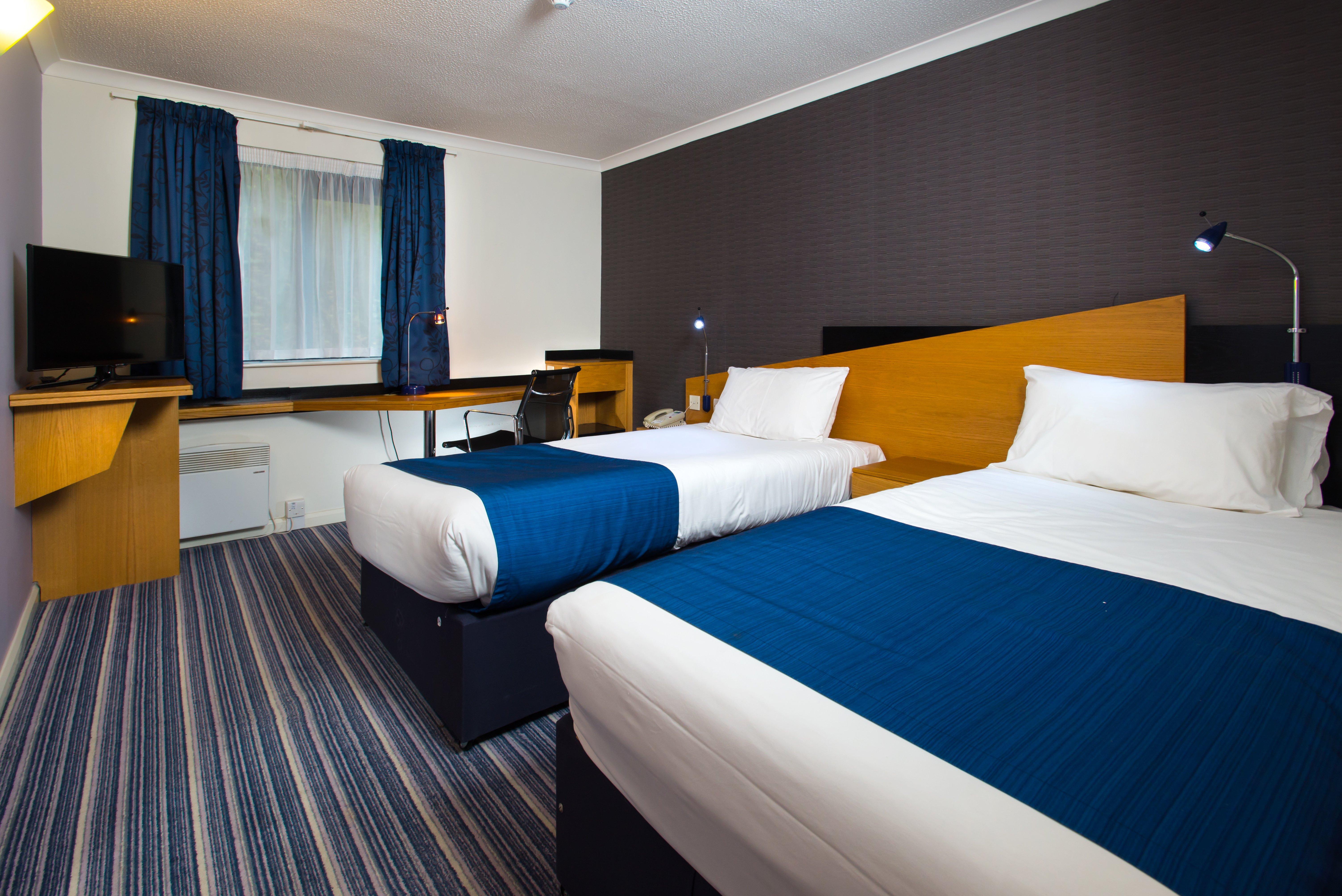 Holiday Inn Express Northampton - South By Ihg Ngoại thất bức ảnh
