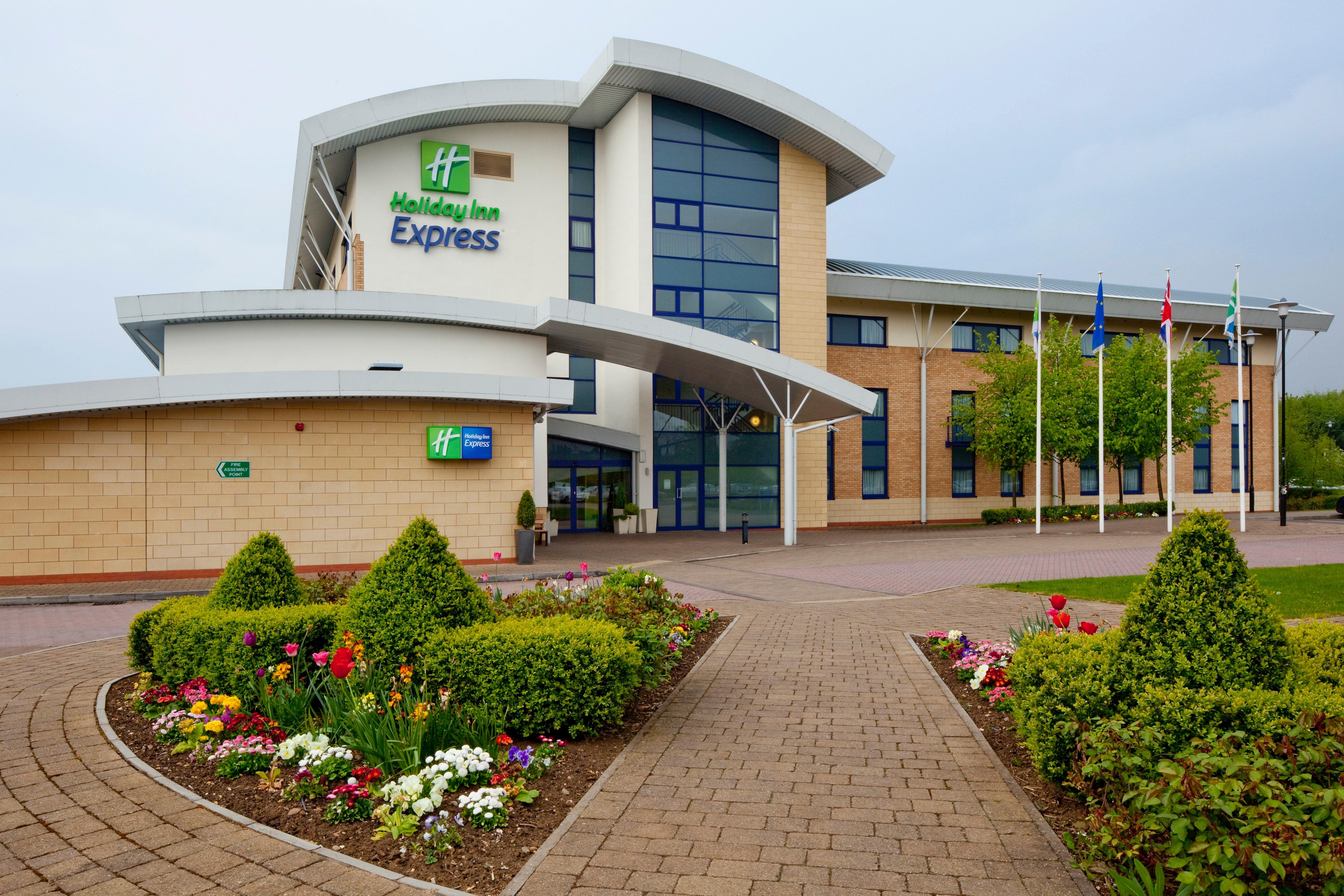Holiday Inn Express Northampton - South By Ihg Ngoại thất bức ảnh