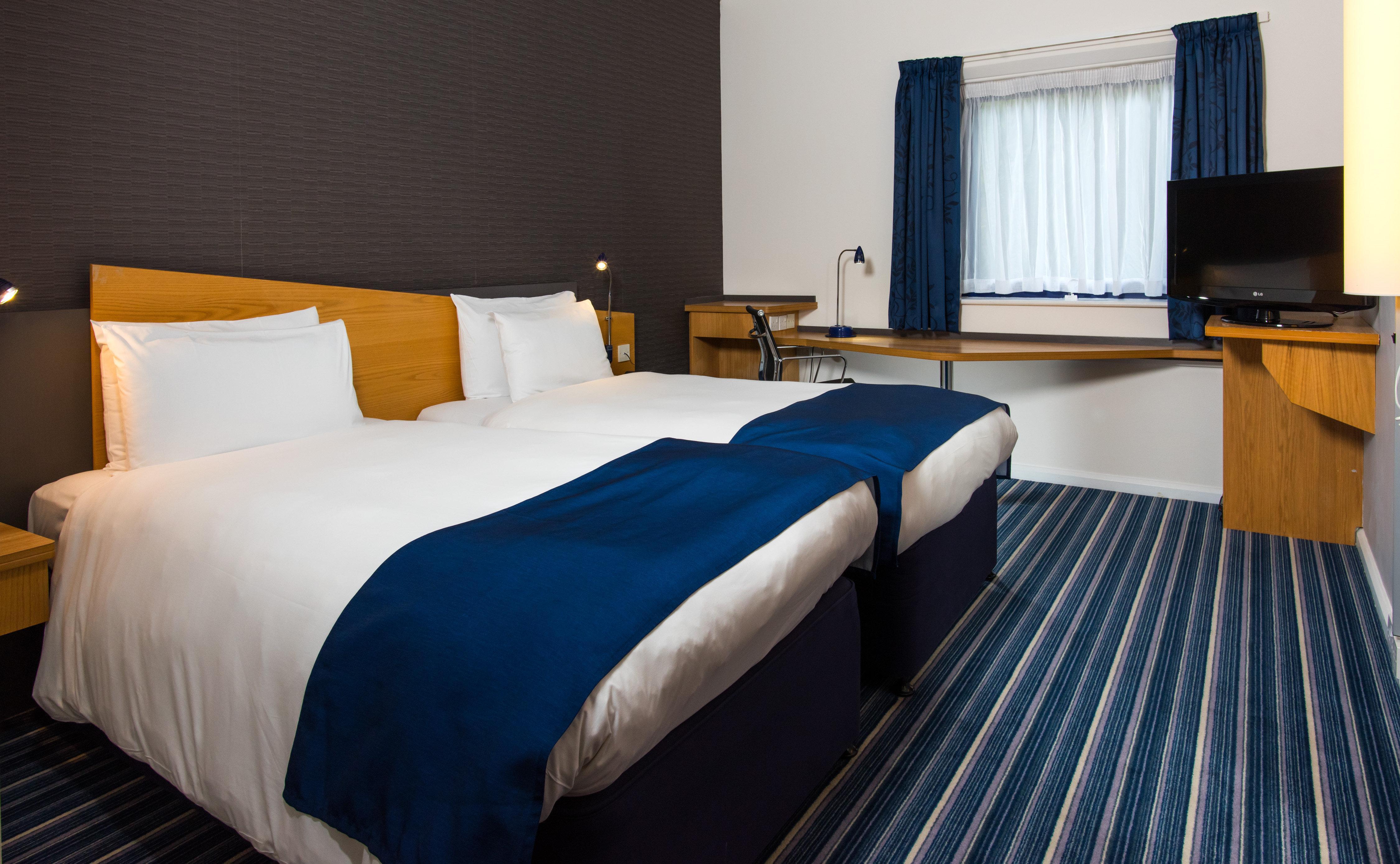 Holiday Inn Express Northampton - South By Ihg Ngoại thất bức ảnh