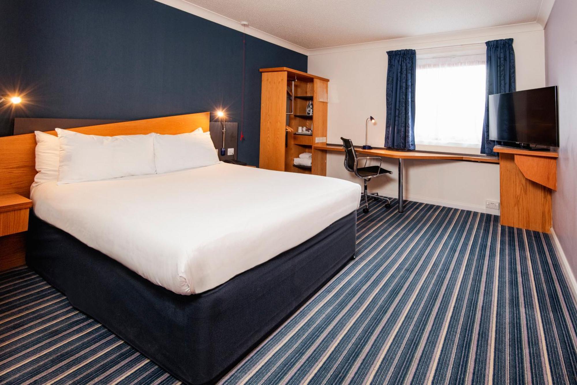 Holiday Inn Express Northampton - South By Ihg Ngoại thất bức ảnh
