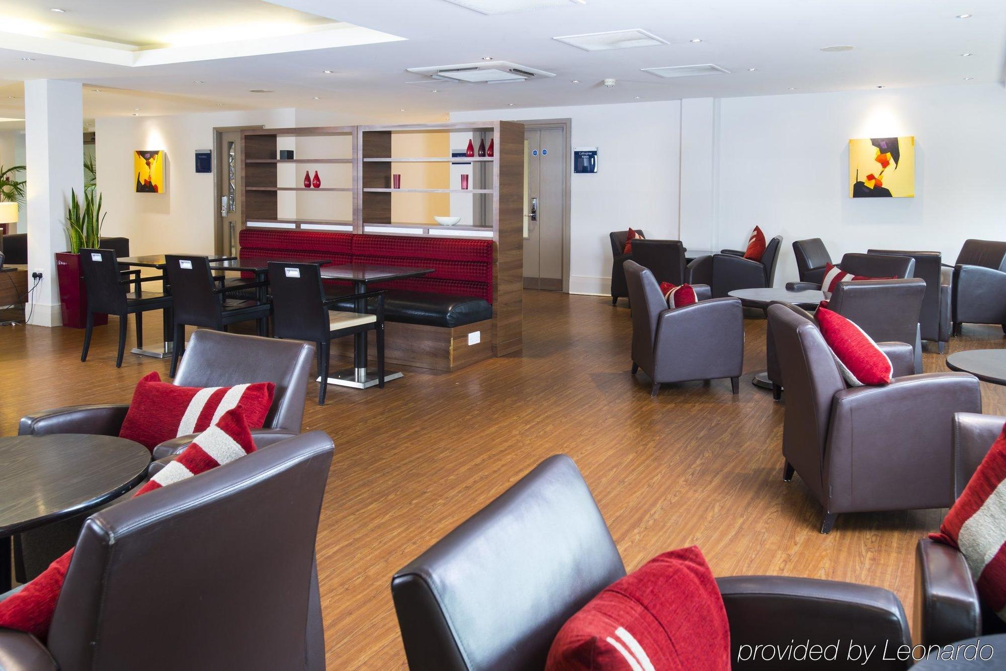 Holiday Inn Express Northampton - South By Ihg Ngoại thất bức ảnh