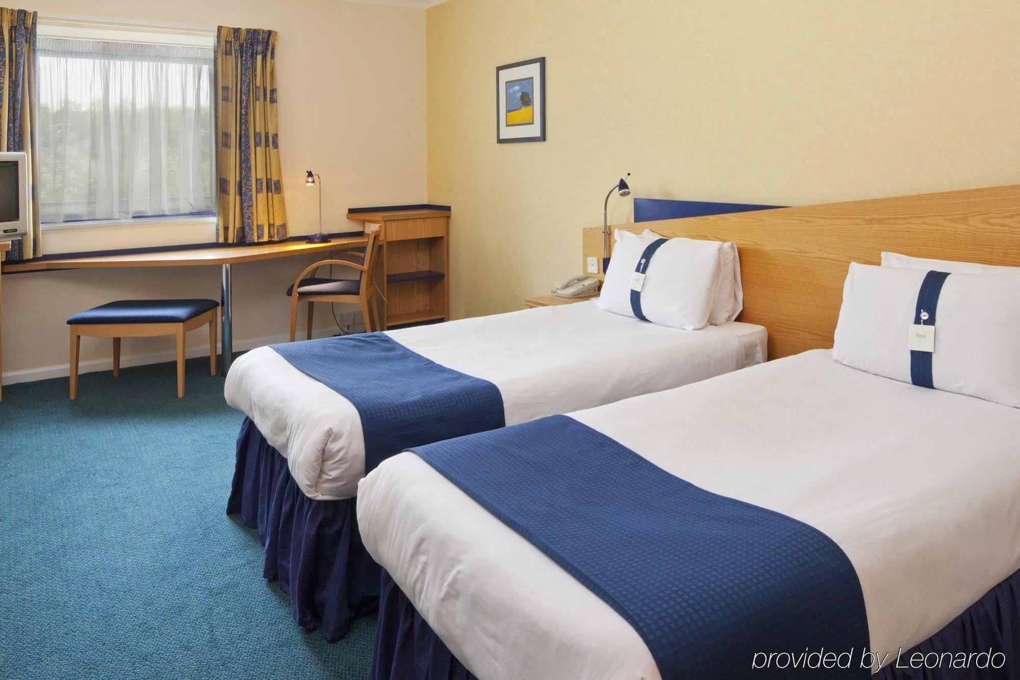 Holiday Inn Express Northampton - South By Ihg Ngoại thất bức ảnh