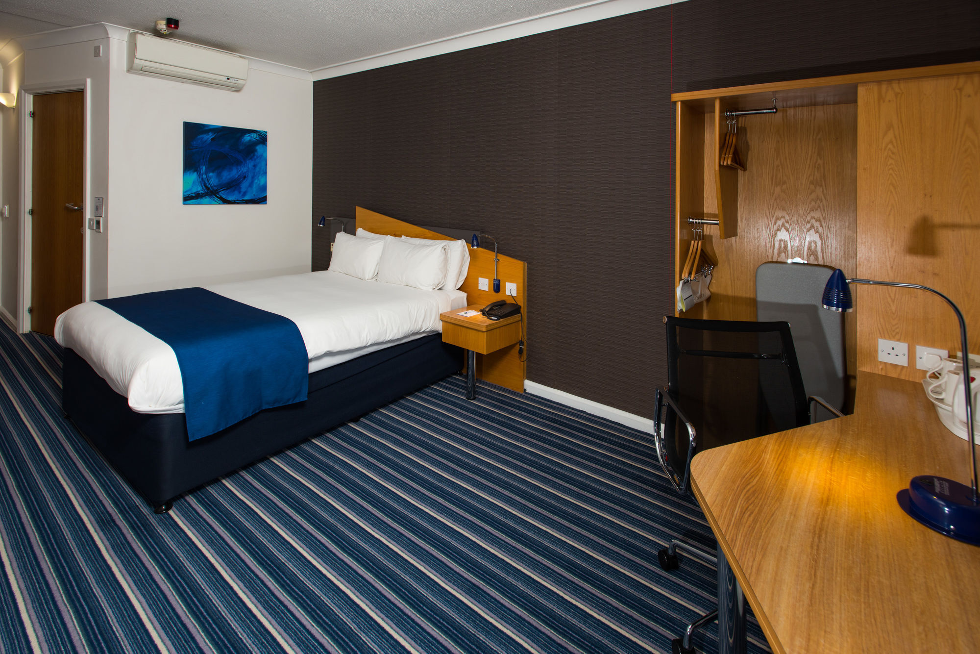 Holiday Inn Express Northampton - South By Ihg Ngoại thất bức ảnh