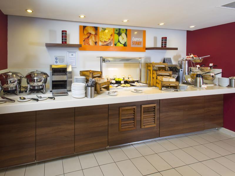 Holiday Inn Express Northampton - South By Ihg Ngoại thất bức ảnh